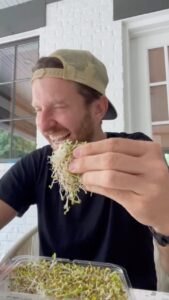 Actor Brett Eldredge HD Instagram Photos and Wallpapers December 2022