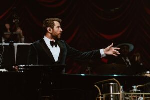 Brett Eldredge Instagram - Glow tickets ON SALE NOW!(link in bio) 
Comment which show you’re coming to:) I wanna see your smiling holly jolly face!🎄🎁🎅🏼😀

GLOW LIVE TOUR 2023 DATES: 

11/24/2023 Nashville, TN Ryman Auditorium

11/25/2023 Nashville, TN Ryman Auditorium

11/26/2023 Nashville, TN Ryman Auditorium

12/1/2023 Chicago, IL The Chicago Theatre

12/2/2023 Chicago, IL The Chicago Theatre

12/5/2023 Boston, MA MGM Music Hall at Fenway

12/6/2023 Philadelphia, PA The Met

12/8/2023 New York, NY Beacon Theatre

12/9/2023 New York, NY Beacon Theatre

12/15/2023 Detroit, MI Fox Theatre

12/17/2023 Grand Prairie, TX Texas Trust CU Theatre*

12/19/2023 Indianapolis, IN Murat Theatre at Old National Centre

12/20/2023 Milwaukee, WI Miller High Life Theatre

12/21/2023 St. Louis, MO The Fabulous Fox