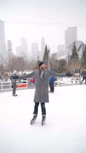 Brett Eldredge Instagram - Ice skating with the fam and I didn’t get injured…big win…so fun:)