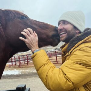 Brett Eldredge Instagram - If we are lucky enough to live 80 years, we live 4,000 weeks of life…over the last several years the idea of how short life is has been in the back of my mind and then I read this book 4,000 weeks…It really makes you ask yourself how you want to spend the very brief moments you have on this earth, who you want to spend them with and what you will do that brings you meaning and purpose …It also makes you think about how much time we spend worrying and stressing about the things we can’t control (guilty as charged😂.) I am trying to navigate it just like you and damn it’s hard sometimes but wow is it beautiful too…I hope you get outside today, give someone a hug, touch the grass, feel the rain, warm up to the sun, dance like a weirdo, stick your tongue out and catch a snowflake and remember, we aren’t here forever, just a blink of a moment, so let’s make the most of this gift ❤️