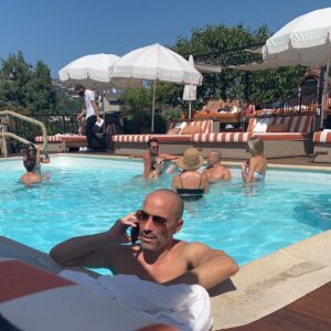 Brett Oppenheim Instagram - Is it possible to be working hard and hardly working?