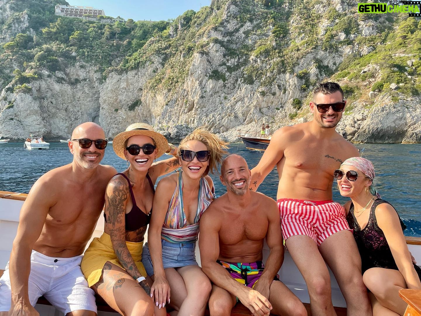Brett Oppenheim - 17.2K Likes - Capri for the day! š