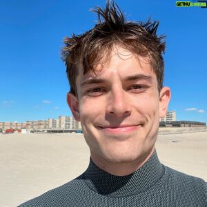 Brian Altemus Instagram - I’m really excited to share that I created a meditation company, MTG Place. Book time with me online, or show up this week in person @mudwtrgather in LA to do a session with me and give it a try. I’m here to help you learn tools to Relax and Pay Attention.

To kick off this announcement, I’ll be hosting sessions this week in MUD\WTR’s Gather space (FOR FREE) on Tuesday 6/25 at 3pm. I will also be in the space Tuesday through Thursday 12:30 - 2:30pm. So whenever you’d like to come by and run a 10mins meddy with me, I’ll be there. We’ll use the MUD\WTR Gather meditation space.

MTG Place is a place to meet yourself— a place to disengage for only 10 minutes of your day, so that you can return to your work/daily activities refreshed. These practices help to lower cortisol (stress) levels, increase cognition and lateral thinking (creativity), enhance immune function and allow for a greater sense of ease and presence. Bottom line, protecting and strengthening your mental health. If any of that resonates with you, book some time with me.

In 2022, I received a Liberal Arts Degree with a Concentration in Organizational Behavior from NYU. While I got that degree, I was teaching SoulCycle and Acting (shoutout @wearegrandarmy ). 

In other words, I’m pretty obsessed with community building and how people work together. It tickles my brain. What makes people show up as their best selves. Their most creative selves. Their most giving selves. It all starts with how you show up for yourself, in any given moment. These tools and practices have helped me beyond words and helped shape who I am today (all thanks to the fantastic teachers, mentors, and coaches through the years), and I’d like to share them with you. 

Whatever your profession or life endeavor is, I’m here for it. I currently work with Lawyers, Athletes, Medical Practitioners, VP’s of International companies, Artists, Analysts, Account Executives, and more. 

p.s.
This is all part of a much larger scheme to get as many people as I can to do absolutely nothing. I mean it. So, when was the last time you did nothing?