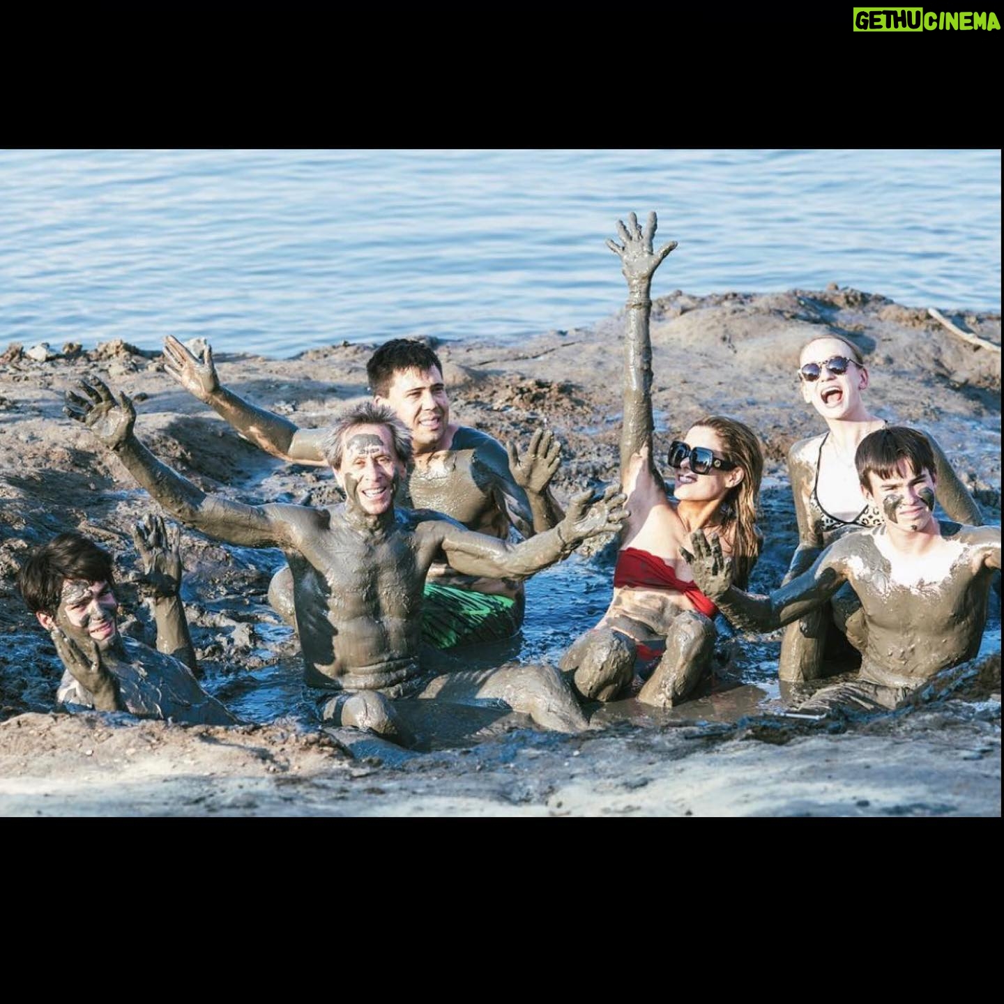 Brian Grazer - 1.1K Likes - Happy Mother’s Day to the greatest & most generous human being that the Grazer kids & I have been gifted. Patrick, Sage, Riley, Thomas and Ralphie 🐶 love you so much @veronicagrazer 💕🌟💖🙏😇🌸⭐️
