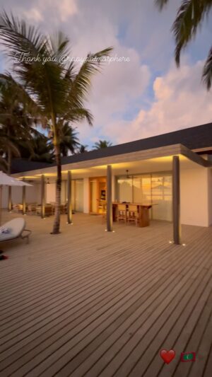 Brian Lara Instagram - East looking east 🇲🇻❤️ 
.
.
#raayaatmosphere #stunning #hospitality #5star #indianocean #maldives