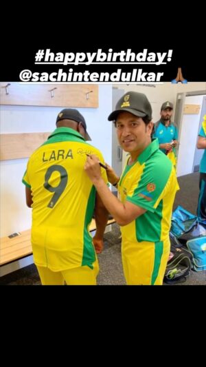 Brian Lara Instagram - Happy Birthday @sachintendulkar 
You love to score 🏏 keep scoring those singles Little Master!!