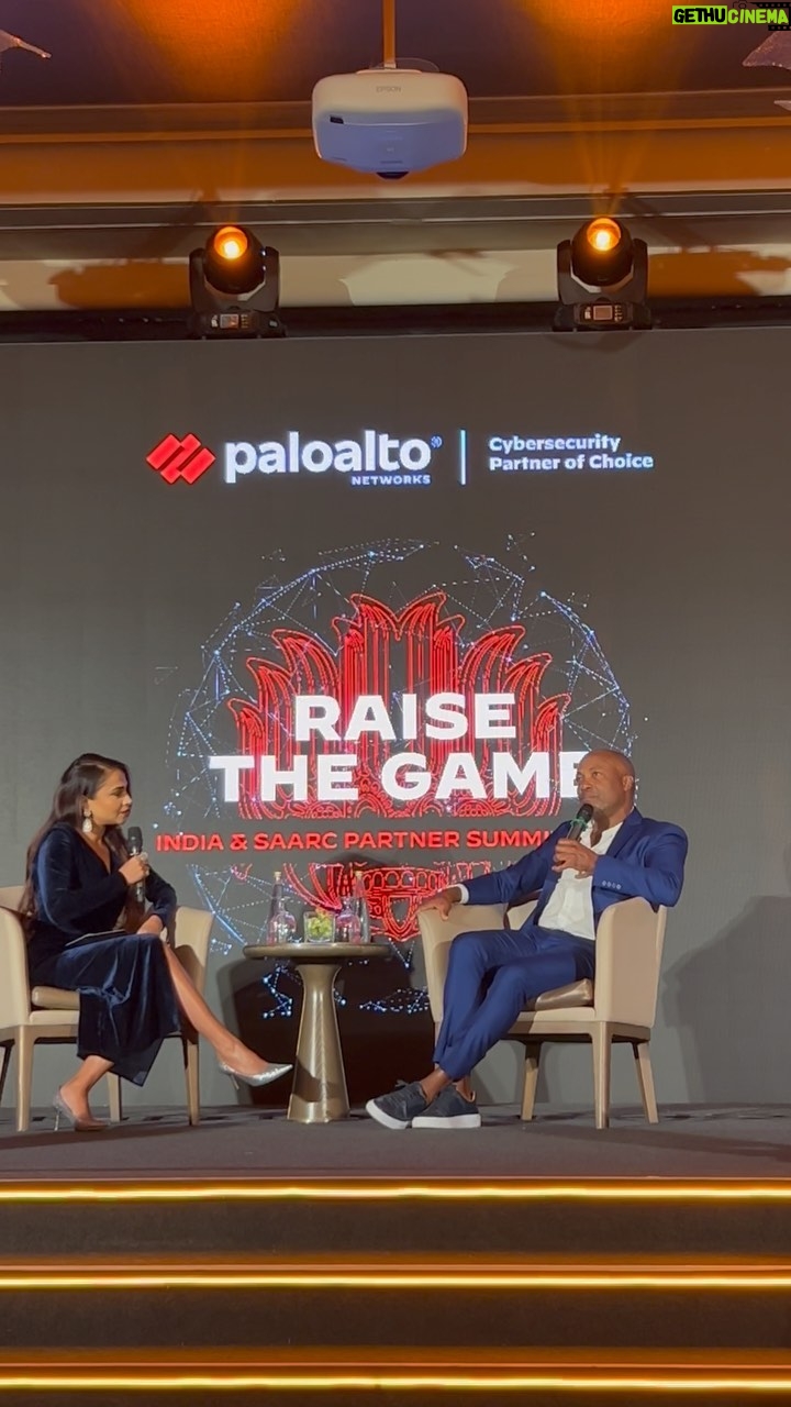Brian Lara - 3 Likes - Who inspired you or inspires you?
Tell me
.
.
.
#myheroes #paloalto #saarc #raisethegame