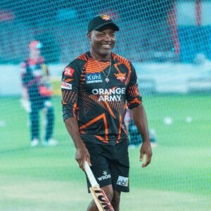 Brian Lara Instagram - 𝔅𝔯𝔦𝔞𝔫 𝔏𝔞𝔯𝔞 ℭ𝔯𝔦𝔠𝔨𝔢𝔱 0⃣7⃣ 😎

Remember this, #OrangeArmy 🤩

#OrangeFireIdhi #IPL2023