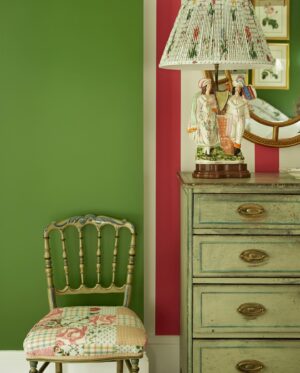 Brian Patrick Flynn Instagram - Totally stepped out of my comfort zone for this project, being that southern traditional and floral aesthetics aren’t in my usual bag of tricks; however, happy as hell I did ‘cuz this baby has a sixteen page spread in the April issue of Atlanta Homes & Lifestyles. Also, still no Flynnsmith baby yet; this 10 month sprint’s officially turned into a 41 or 42 week marathon or something like that idfk i’m new here and outta clever childbirth analogies don’t @ me. 📸 @zekeruelas @elizabethdemos @sonchia @intownfix