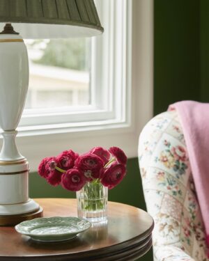 Brian Patrick Flynn Instagram - Totally stepped out of my comfort zone for this project, being that southern traditional and floral aesthetics aren’t in my usual bag of tricks; however, happy as hell I did ‘cuz this baby has a sixteen page spread in the April issue of Atlanta Homes & Lifestyles. Also, still no Flynnsmith baby yet; this 10 month sprint’s officially turned into a 41 or 42 week marathon or something like that idfk i’m new here and outta clever childbirth analogies don’t @ me. 📸 @zekeruelas @elizabethdemos @sonchia @intownfix