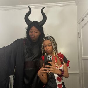 Brianna Reed Instagram - now who tf is painting my roses red
♥️♣️🌹♠️
(i am dressed as the FAIRYTALE CHARACTER from the BOOK)
