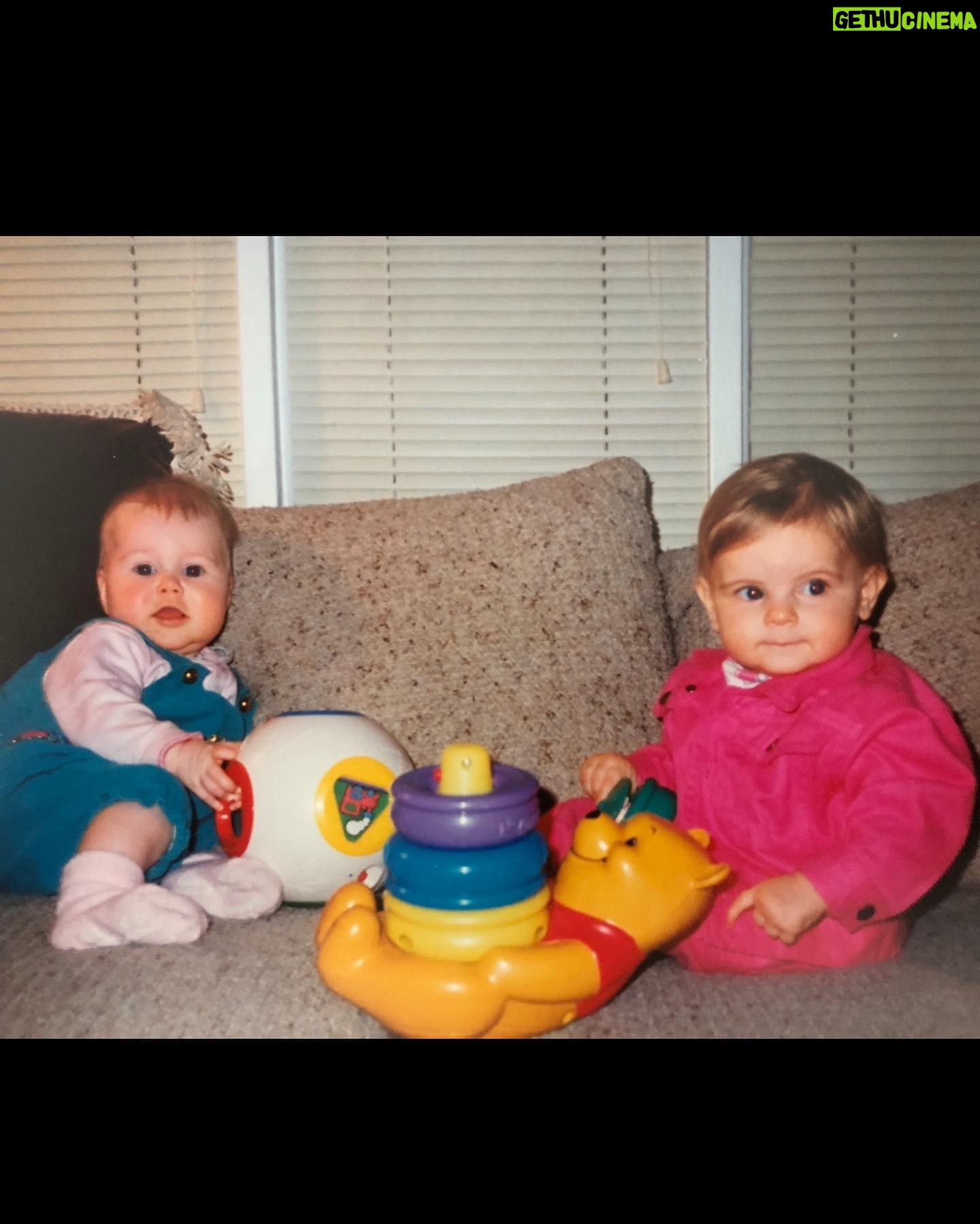 Brit MacRae - 3 Likes - Between two palms
HAPPY BIRTHDAY TO MY LITERAL DAY ONE (last slide) @simplychelsetta 💕🎉