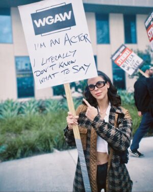 Brit MacRae Instagram - They just want 2% from the 1%!!! DO THE WRITE THING!!!! #wgastrong 🎥✊