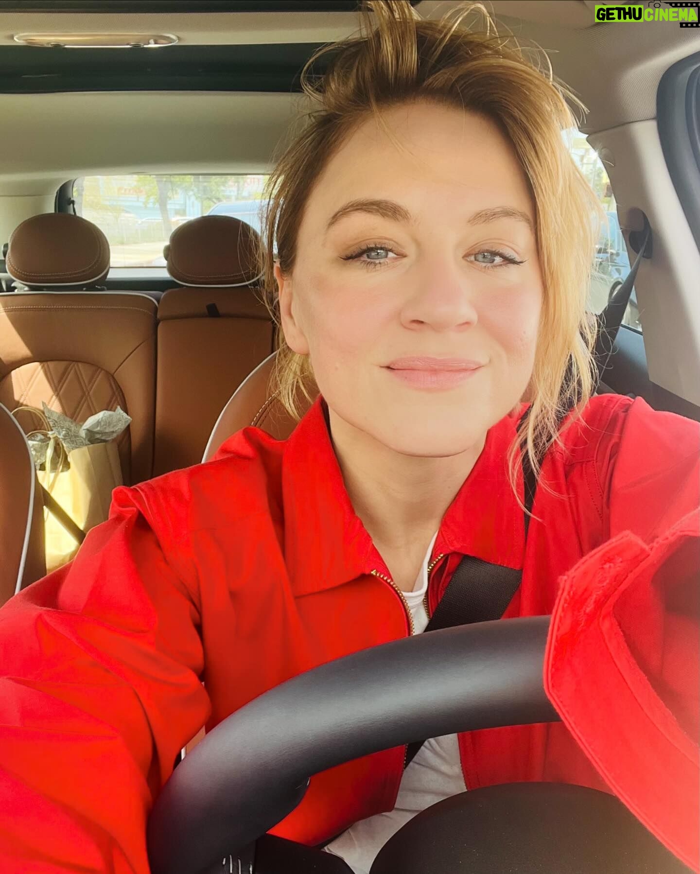 Brit Morgan - 1K Likes - Wrote a thing and erased it. Wrote something and erased it again. I think I just wanted to say hey. ❤️