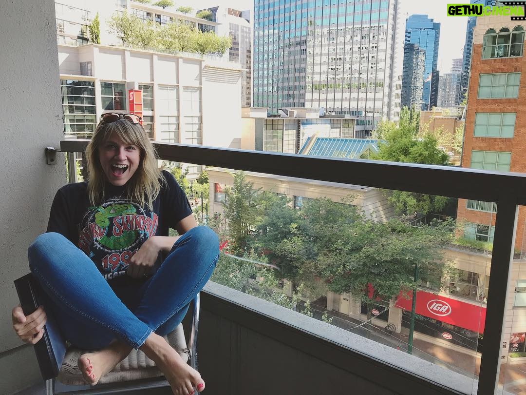 Brit Morgan - 7.3K Likes - I don’t fit in this chair and also it’s my first day back on #riverdale season 3 🧟♀️