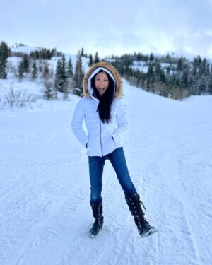 Brittany Ishibashi Instagram - Epic week in Deer Valley ❄️ May have messed up my knee, but worth it?

- @ferastyle all day…
- …every day
- frozen but happy
- springtime winter wonderland
- snow baby
- snow bunny 
- actual snow bunny 
- après-ski 
- Ice the knee