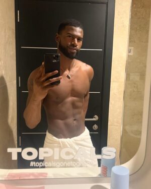 Broderick Hunter Instagram - Eyes up 🇬🇭🫶🏿

Thnx to @topicals