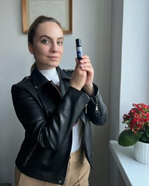 Broňa Kováčiková Instagram - 💙SÚŤAŽ💙 s @renovality_sk 

O Reno lips - olej na pery. 
Podmienky: Stačí dať follow @renovality_sk a @autentickabrona 

Like na príspevok a do komentára napísať komu by si chcel/a Renolips darovať, môžeš aj sebe. 

Žrebujem 11.5. - v sobotu!😉👋

#renovality #renovalitysk #sutaz