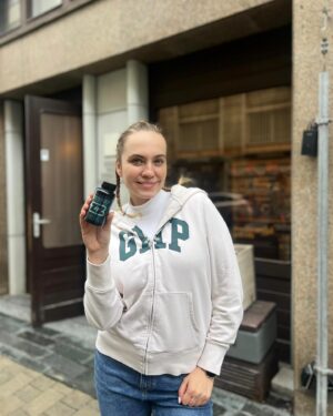 Broňa Kováčiková Instagram - 💙SÚŤAŽ💙 o @rayzzer.official - 100% koncentrácia, výkon a energia, to v ňom nájdeš. 

Podmienky: Stačí dať follow @rayzzer.official a @autentickabrona 

Dať like na post a do komentára označiť komu chceš @rayzzer.official darovať, môžeš aj sebe😎

Držím palce! Žrebujem 7.6. - v piatok. 
Užívajte MDD, ja samozrejme pracovne v divadle😌

#sutaz #rayzzer