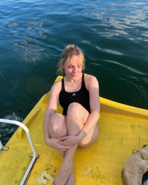 Broňa Kováčiková Instagram - song of the day….🌊