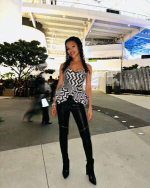 Brook Kerr Instagram - Leather & Chevron 🤌🏽
And, please don’t judge the vocals, I was feeling myself!
Her voice, precision & swag is so impressive and inspiring!! 
#beyonce