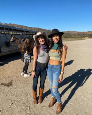 Brook Kerr Instagram - come thru sun ☀️🐎☀️