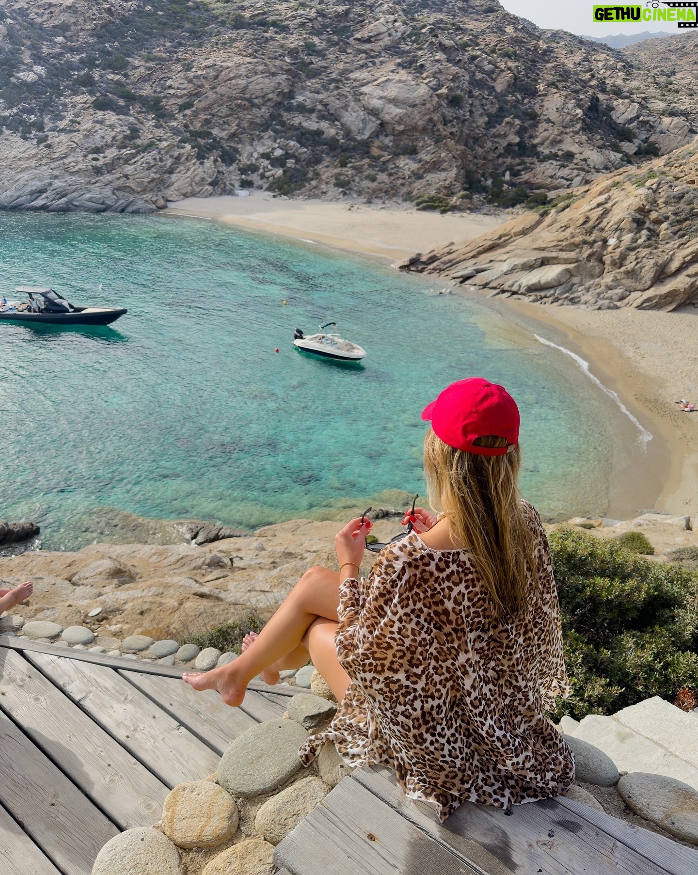 Brooke Bruk-Jackson - 3 Likes - Greekin’ out over this view 🇬🇷🧿
#unreal #greece #ios