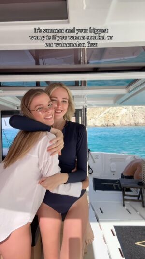 Brooke Bruk-Jackson Instagram - being mermaids together 🫶🏼🐬🦀 

#mermaids #summer #besties #blondes #snorkel #greece #surf