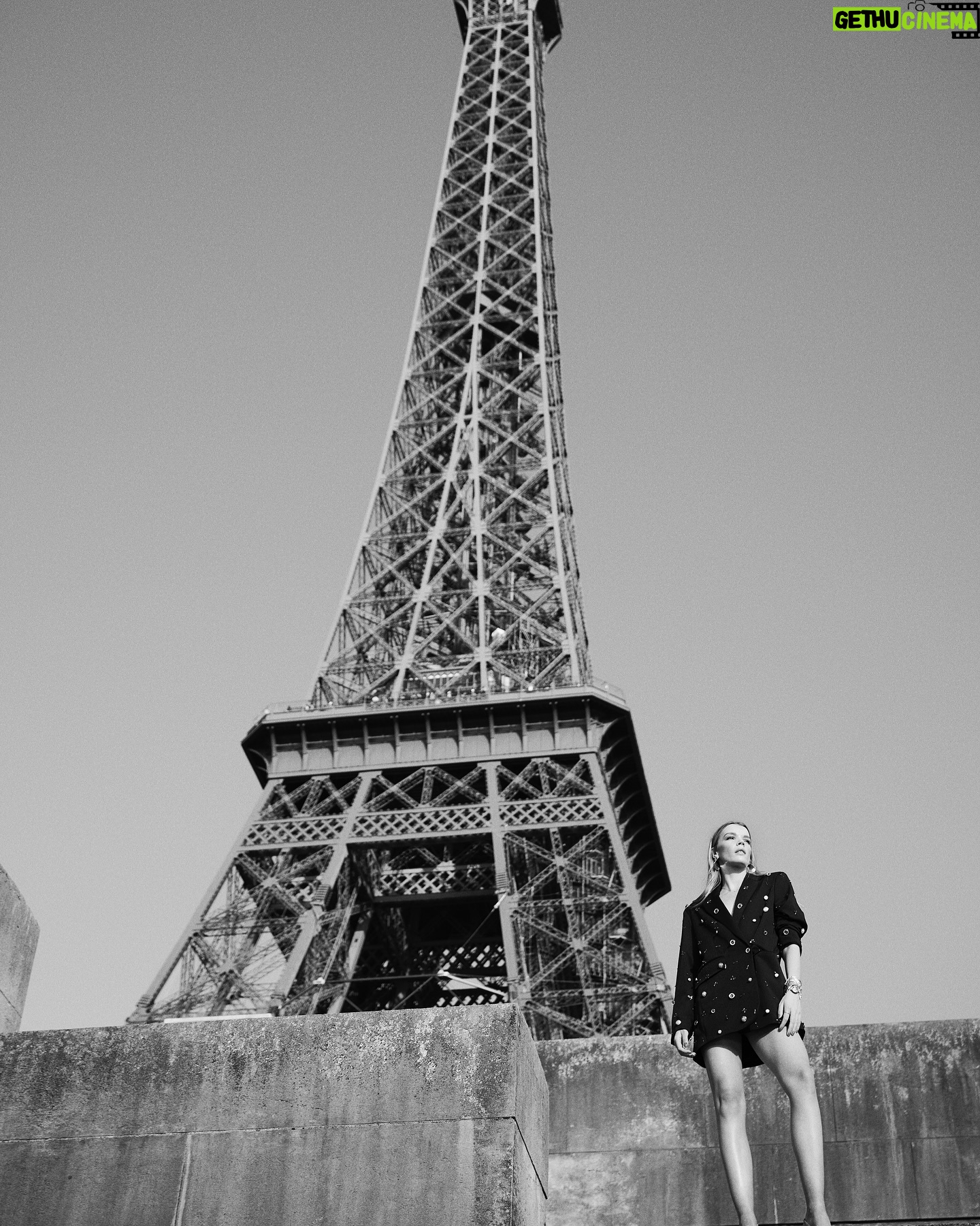 Brooke Bruk-Jackson - 3 Likes - Words can’t describe this place, but @stefanrappo pictures can. Cannot get over you Pariii 🗼💫🖤
#parismagic #eiffel #parisstyle #france