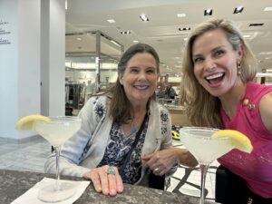 Brooke Burns Instagram - Other things mothers do…
💛💛