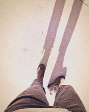Brooke Nevin Instagram - Back on set, same shoes, different boots…

#troublemaker