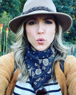 Brooke Nevin Instagram - Oooh! @thehuntingtonlibrary and gardens - you are a beauty! 

How had I never before stepped foot inside this magical botanical realm?

What’s something you haven’t experienced that you’ll like to do in 2022? 

#curated #wildness #nature #botanicalgardens #huntingtongardens