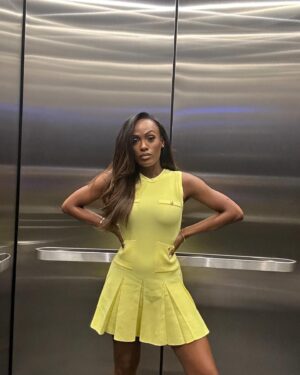 Brooke Thomas Instagram - #OOTD dump, elevator edition as always ;)

#photodump #outfitinspo
