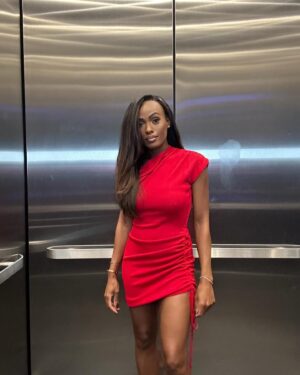 Brooke Thomas Instagram - #OOTD dump, elevator edition as always ;)

#photodump #outfitinspo