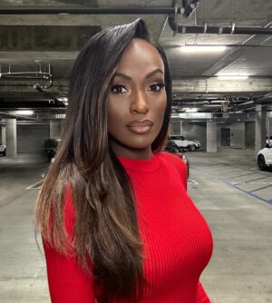 Brooke Thomas Instagram - More in this dress, bc why not?! 💁🏾‍♀️
#ootd

Dress: Missguided f/ @Nordstrom (that’s how long ago I bought this #iykyk)
