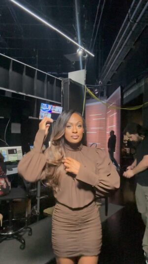 Brooke Thomas Instagram - Behind the scenes fun! Our audio director Chris came to change my mic batteries, mid-selfie 😂 I talk him to death every day

Dress: @ronnykobo (one of my favorite designers🤎🤎)
#ootd #bts