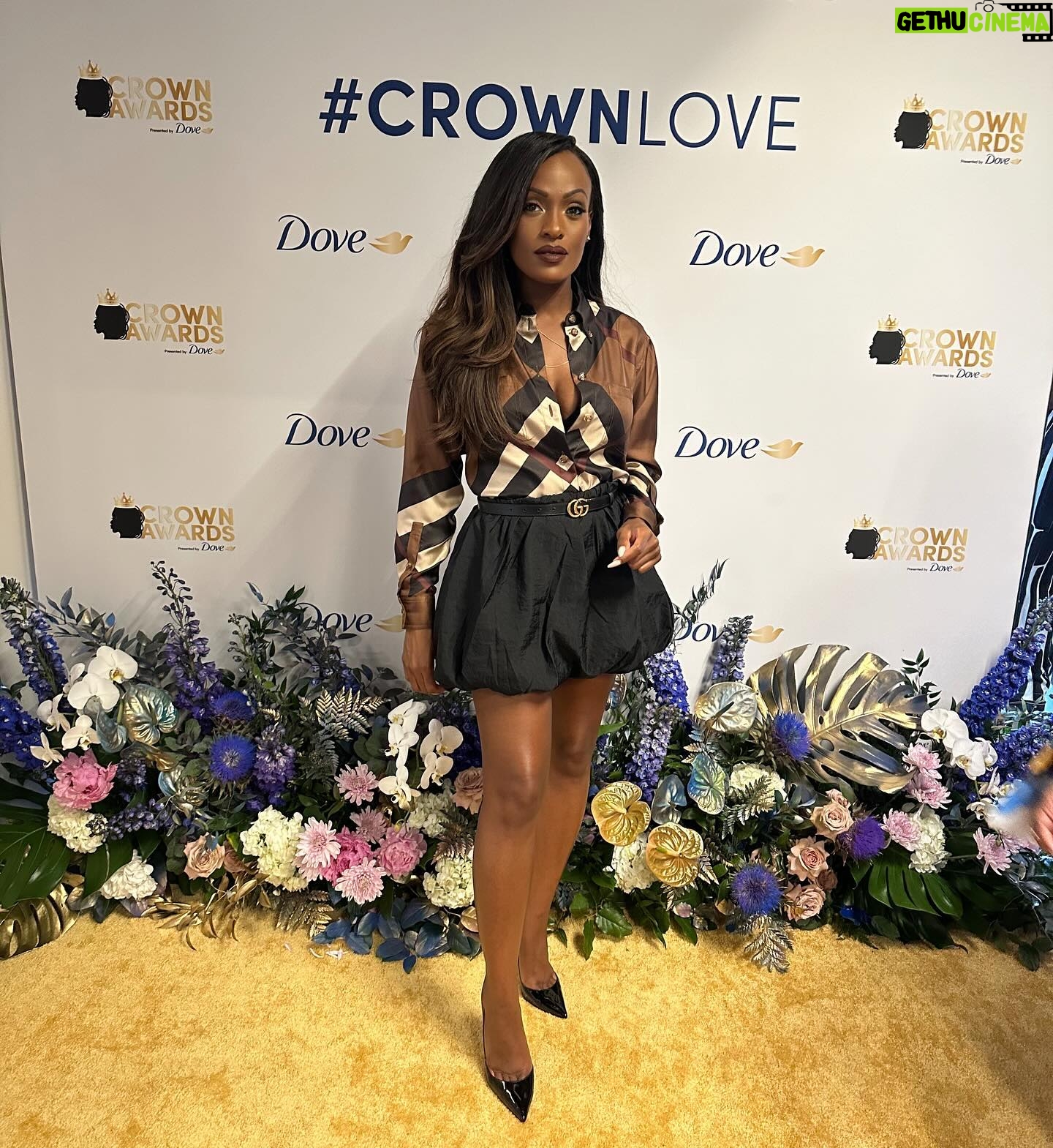 Brooke Thomas - 888 Likes - What a moving experience at Dove’s Crown Awards— celebrating Black hair and the choice to wear it as we please. #crownlove #crownproud
Outfit details— we love a high/low situation:
Top: @burberry from @thewebster
Bubble skirt: @zara (I believe this was $39 and I can grab the code if you want it too!)
Shoes: @louboutinworld