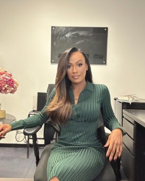 Brooke Thomas Instagram - Almost forgot about these…
Happy Friday :)

Dress: @galvanlondon f/ @bergdorfs