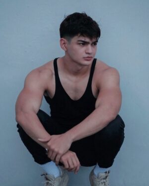 Bruce Roeland Instagram - 🙃

raw photo : @dookieducay