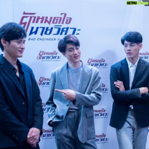 Bruce Sirikorn Kananuruk Instagram - ไอคนกลางมันร้ายนะหัวหน้า🤣 #นับสิบจะจูบ #lovelywritertheseries
