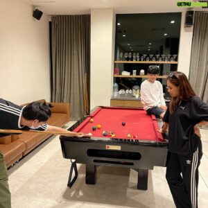 Bruce Sirikorn Kananuruk Instagram - Bad hair night w/ @teesinta @bossser13 @real___kati lol🤣