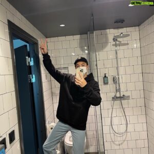Bruce Sirikorn Kananuruk Instagram - 👻✌🏻