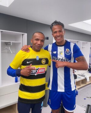 Bruno Alves Instagram - Great to be with you my dear friend @pauloassuncao7 , we fight together so many battles so many years in same teams @fcporto and @aekfc_official . I have big consideration and admiration for the footballer but even more for the man you are ! We are waiting for you in our stadium .