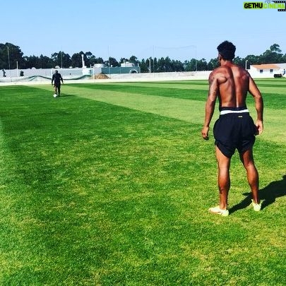 Bruno Alves - 6K Likes - Relax com Irmao mais novo @julioalves18 e claro aluno nunca ganha do professor 😂