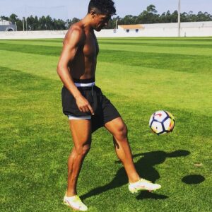Bruno Alves Instagram - Se não fosse a bola .........