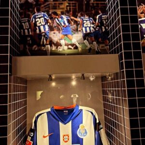 Bruno Alves Instagram - Thank you @fcporto and @portugal  is a honor ! Visiting estádio Dragão in a 🇵🇹Portugal game visiting the @museufcporto is incredible felling , grateful for all the consideration and respect !