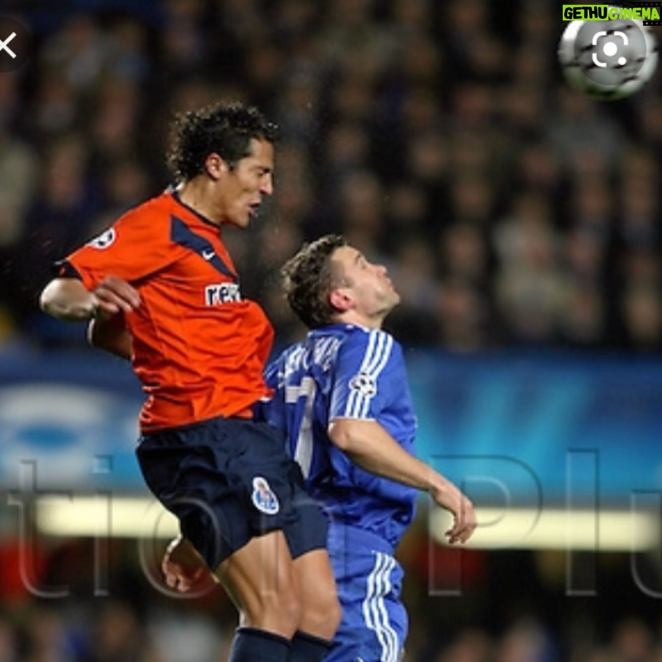 Bruno Alves - 10.7K Likes - Minha imagem de marca sempre foi “voar” mas voar de muitas maneiras voar de vontade voar de determinação voar na ambição voar nos sonhos , obrigado de coração a todos pelas mensagem de carinho e o que mais me deixou feliz que maior parte das mensagens falou que sim o HOMEM vem primeiro que o atleta . Gratidão