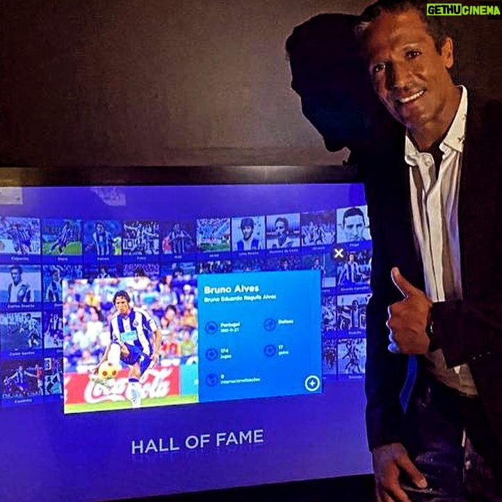 Bruno Alves - 7K Likes - Thank you @fcporto and @portugal is a honor ! Visiting estádio Dragão in a 🇵🇹Portugal game visiting the @museufcporto is incredible felling , grateful for all the consideration and respect !