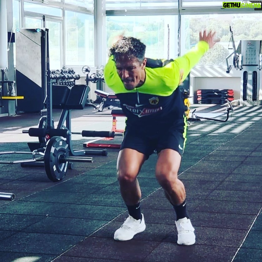 Bruno Alves - 7.2K Likes - The athletic spirit still there and everyday I take care of myself training and doing some exercises that makes me able to be good in heading duels and jump ! Keep moving forward give to receive , motivation and ambition and commitment with everything I do !#jump #fly #doyourbest #believe