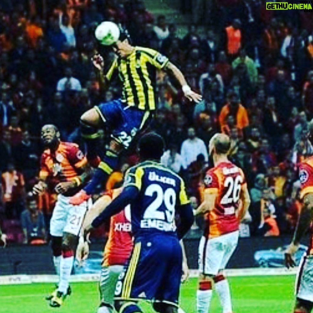 Bruno Alves - 7.2K Likes - The athletic spirit still there and everyday I take care of myself training and doing some exercises that makes me able to be good in heading duels and jump ! Keep moving forward give to receive , motivation and ambition and commitment with everything I do !#jump #fly #doyourbest #believe